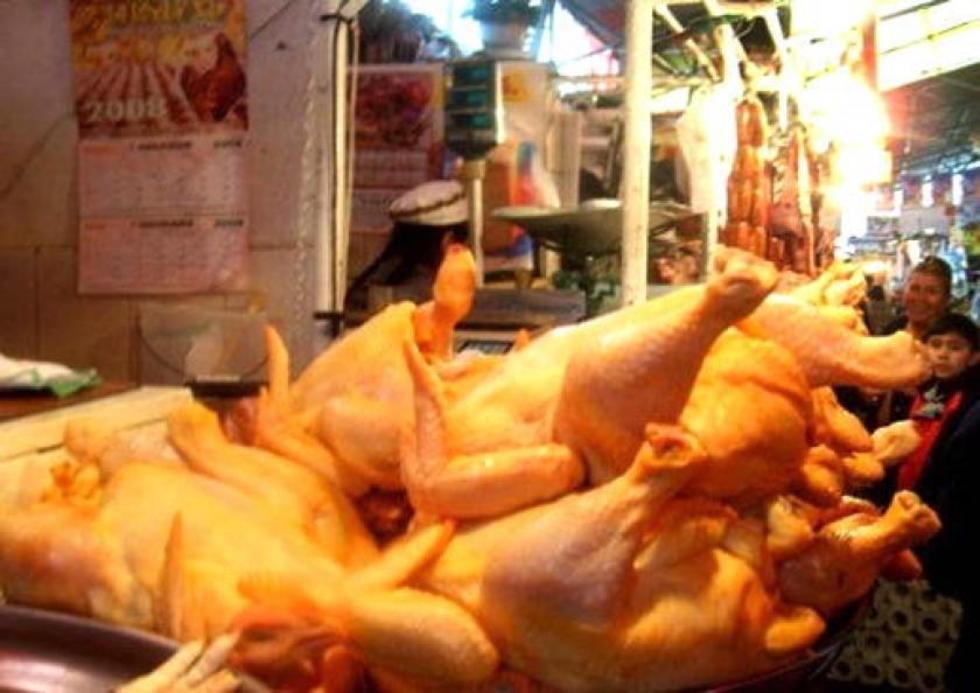 Comercializadores piden audiencia al Gobierno para resolver incremento del precio del pollo