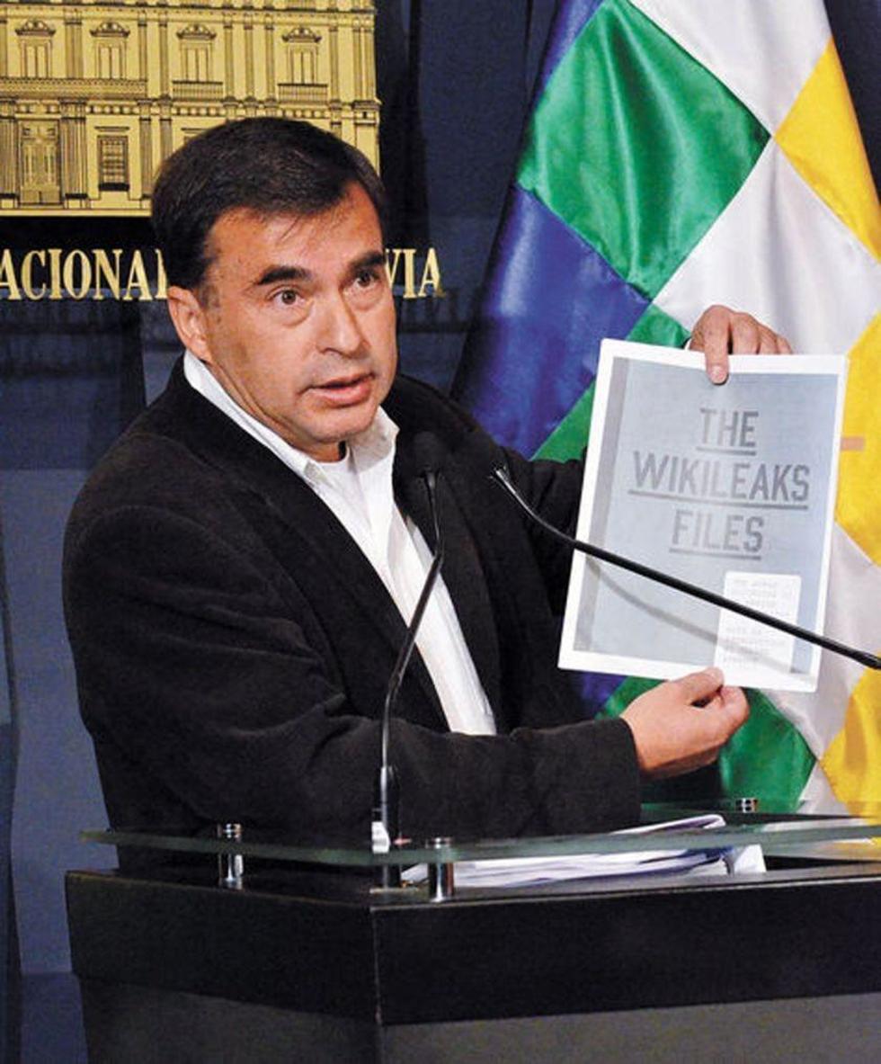 Autores del libro WikiLeaks niegan plan de matar a Evo 
