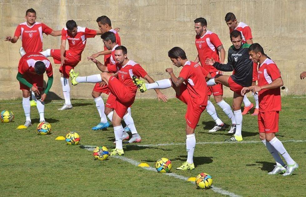 Baldivieso incluye a Campos en la formación titular