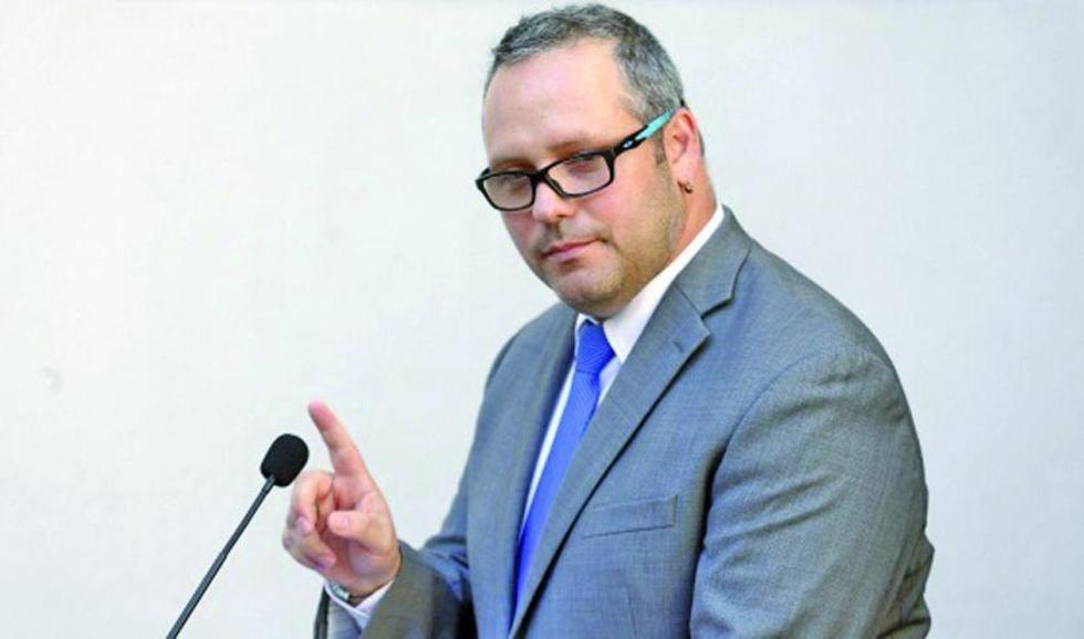 Chile crea comisión de investigación por caso sobre hijo de Bachelet