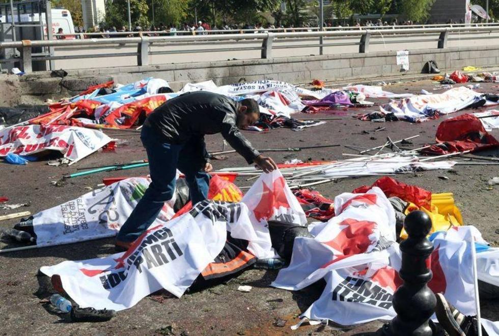 Un atentado en la marcha por la paz en Turquía mata 95 personas