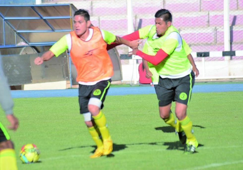 Claudio Centurión, Carlos Vargas y Carlos Mendoza debutan hoy con la divisa lila 