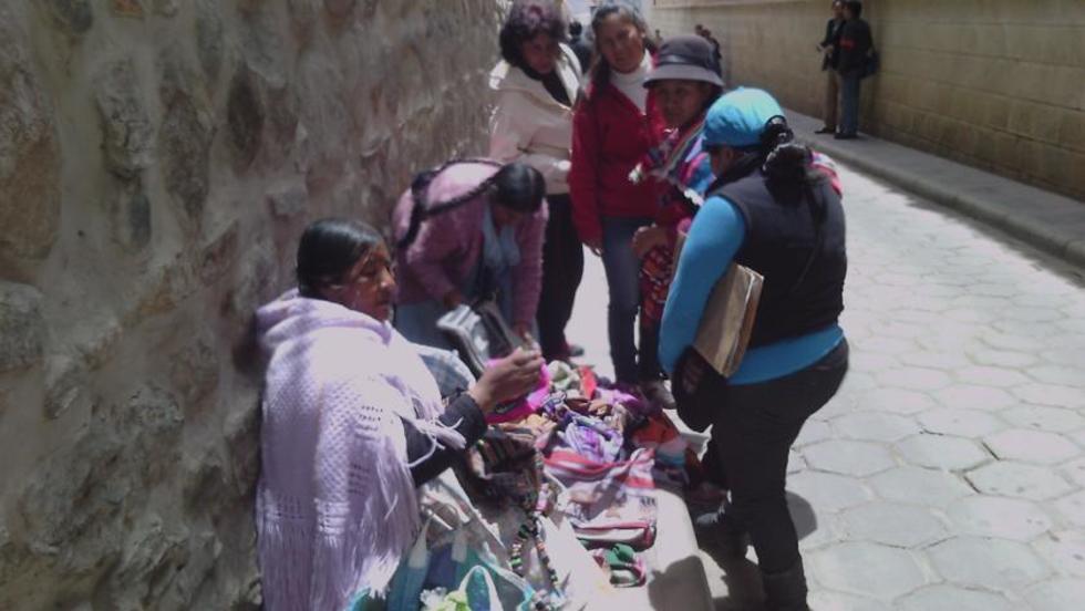 Comerciantes paceñas se asientan donde quieren