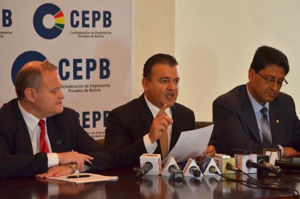 Empresarios piden diálogo con el Presidente para revisar el pago del doble aguinaldo
