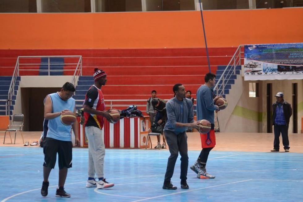 Calero recibe a Amistad en el “Ciudad de Potosí”