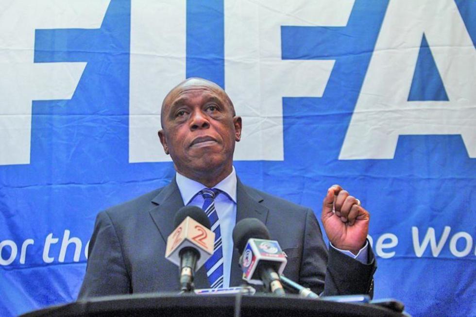 Sexwale aspira a presidir la FIFA