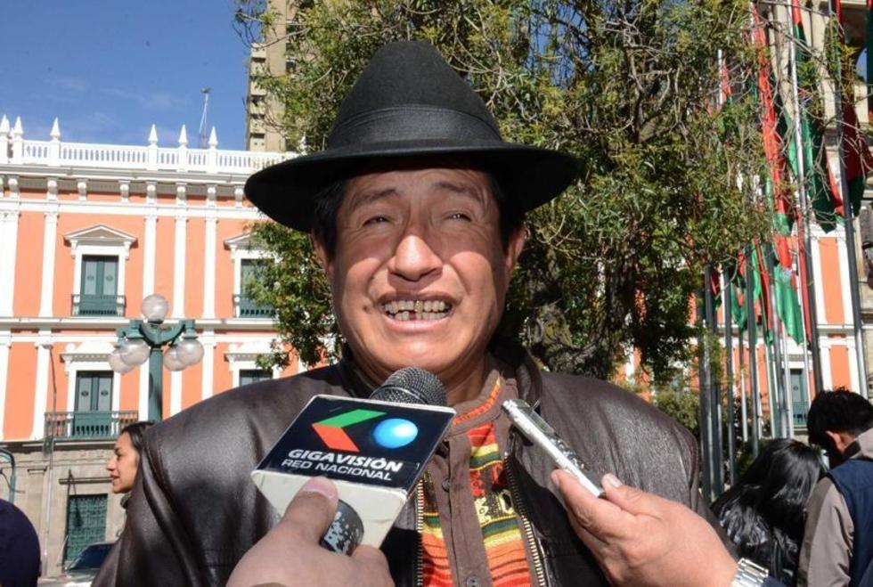 Quispe presenta dos audios que implicarían a Huanca y Achacollo