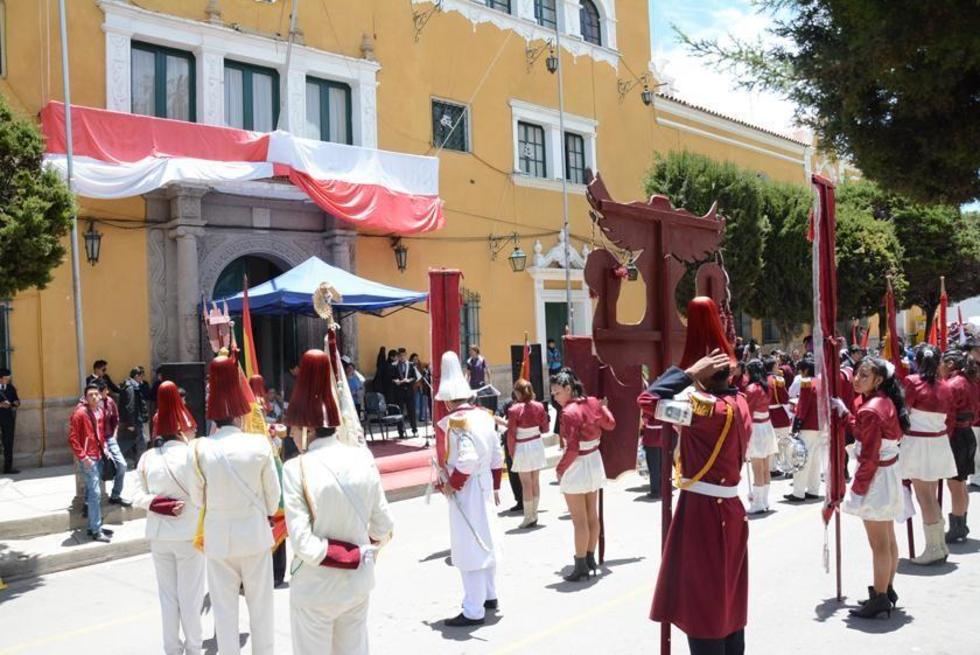 Abren posibilidad de sancionar al colegio Padilla por su desfile educativo