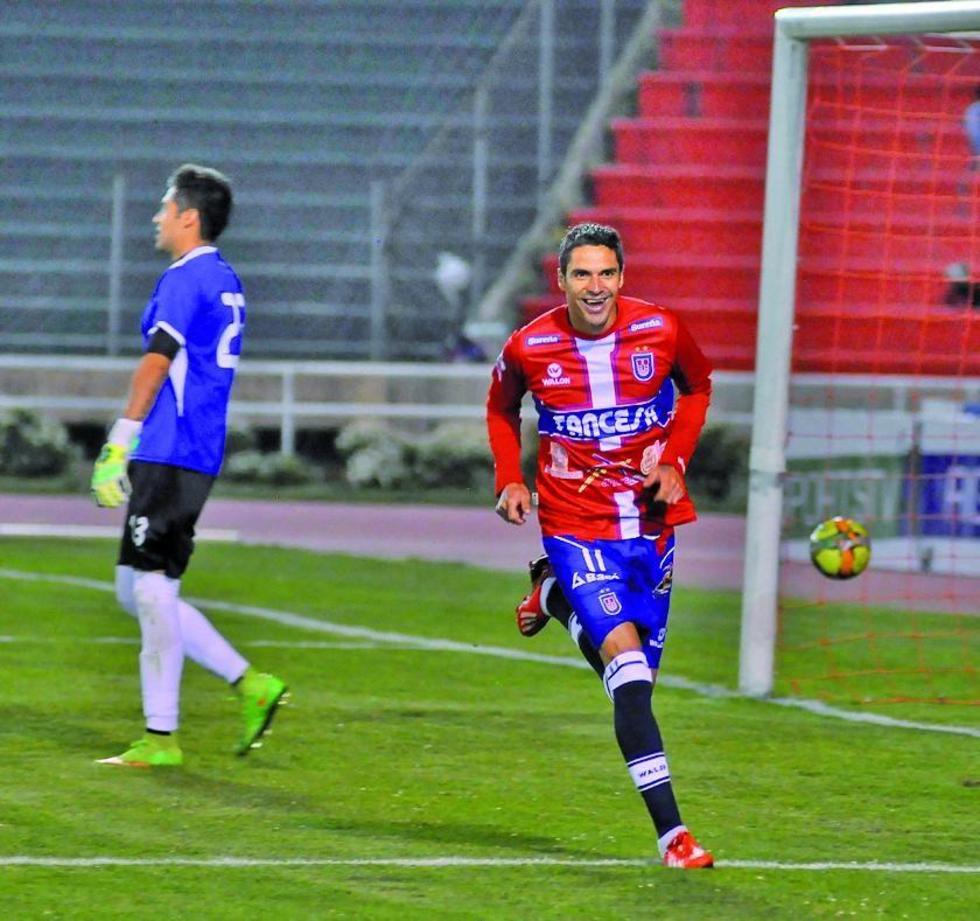 Universitario muestra su superioridad ante Petrolero