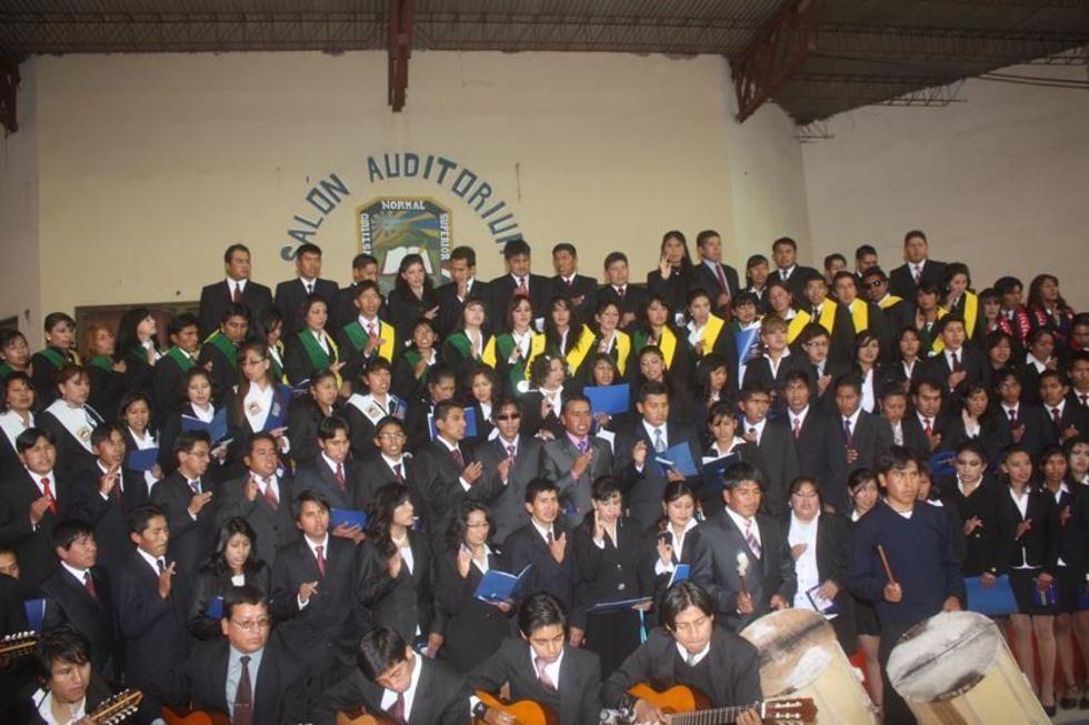 Alistan para el 18 diciembre la graduación de maestros