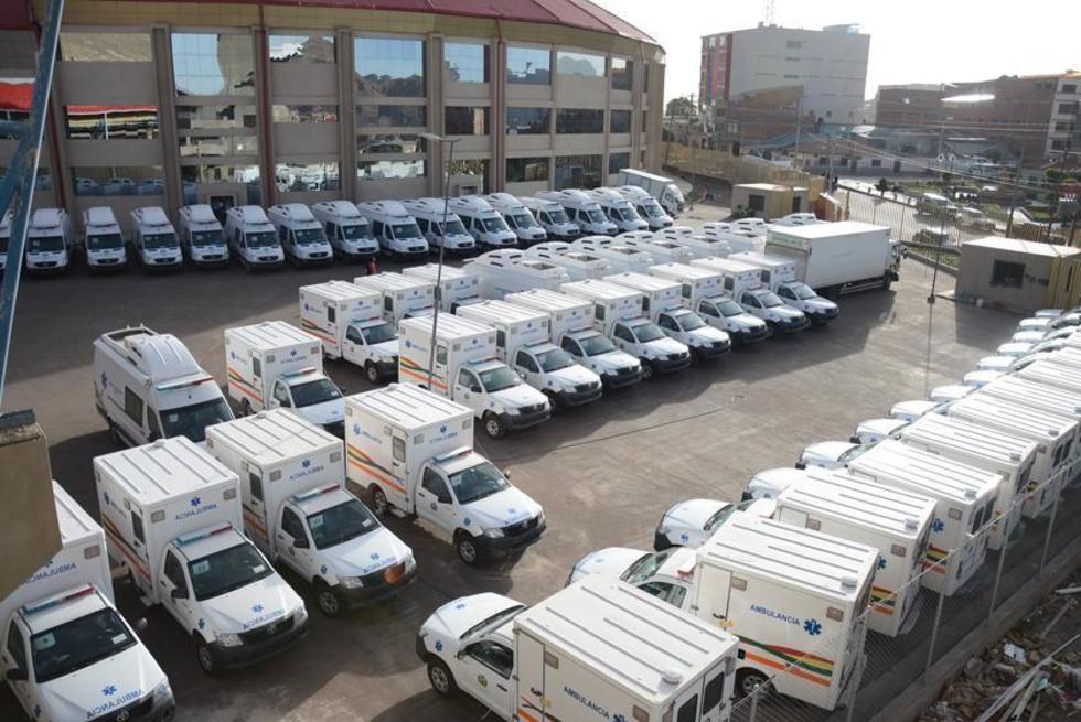 Entrega de ambulancias abre el festejo del 10 de noviembre
