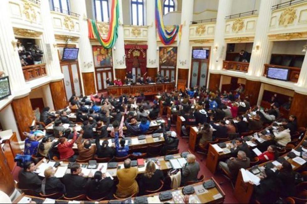 Asamblea Legislativa trata hoy la ley de convocatoria a referendo 