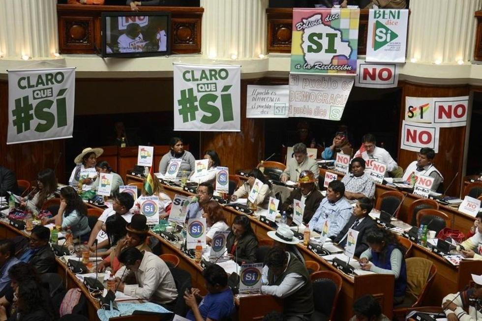 Opositores se dividieron y facilitaron aprobación de la Ley de convocatoria a referendo