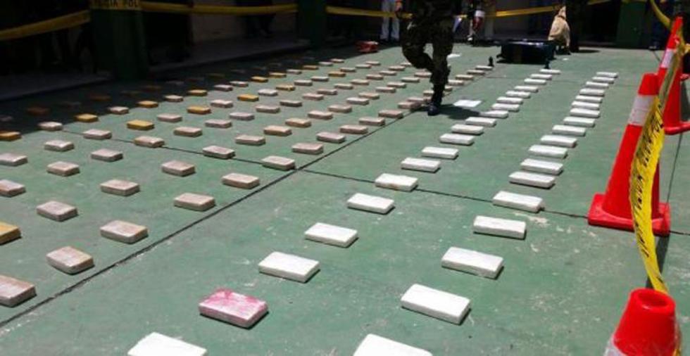 Policía secuestra a narcos más de 4 millones de dólares en drogas
