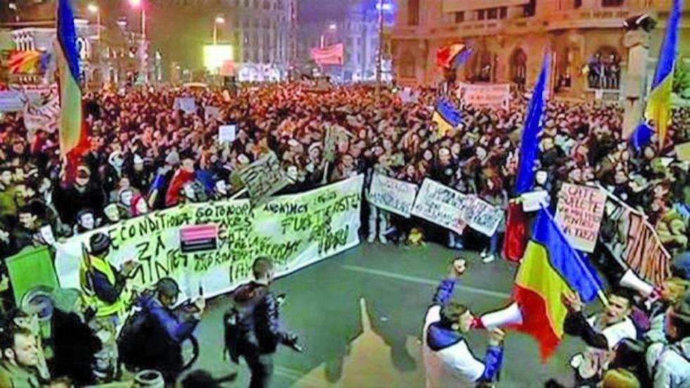 Las protestas en Rumanía  exigen renovación política