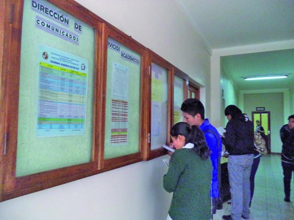 El examen de ingreso a la UATF tiene cerca de dos mil postulantes