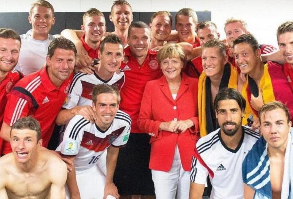 Merkel pide aclaración por escándalo del Mundial a Federación Alemana de Fútbol 