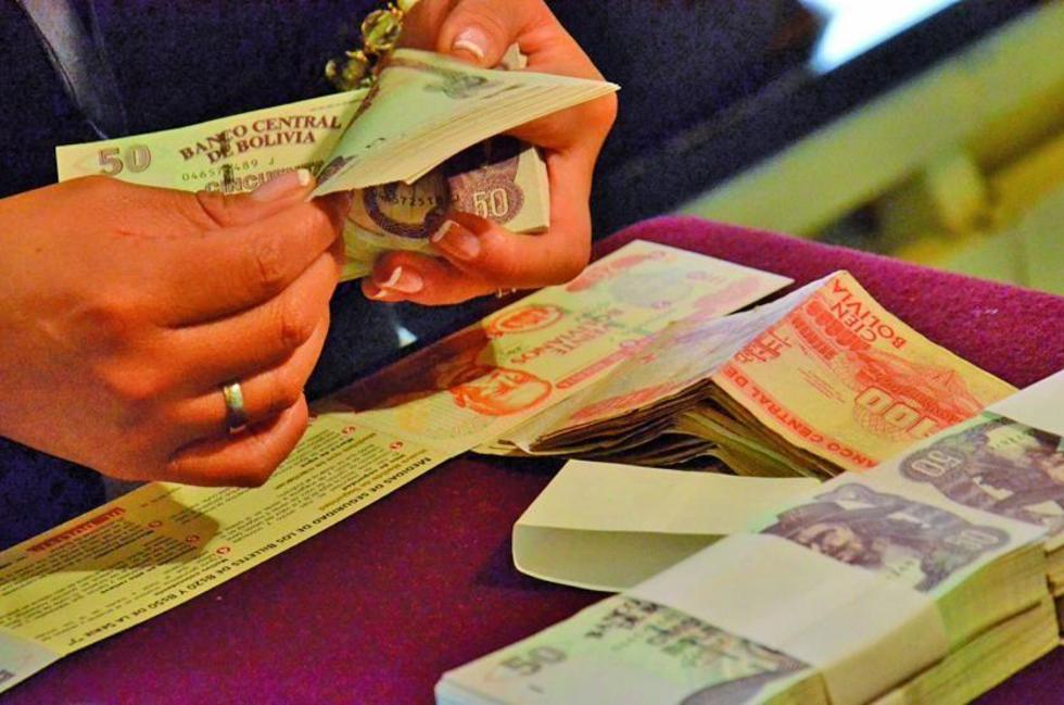 Ministerios adeudan 27 millones de Bolivianos al Fondo de Pensiones
