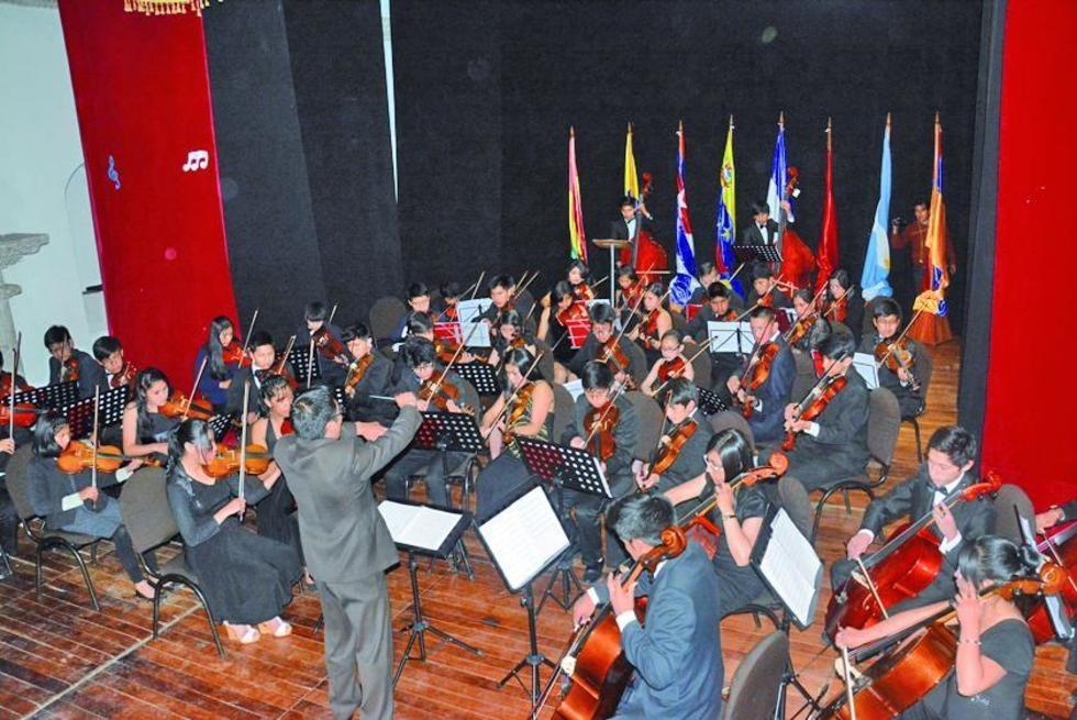 Brilla recital de la orquesta Génesis