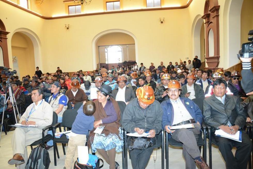 Buscan una solución para la crisis de actividad minera
