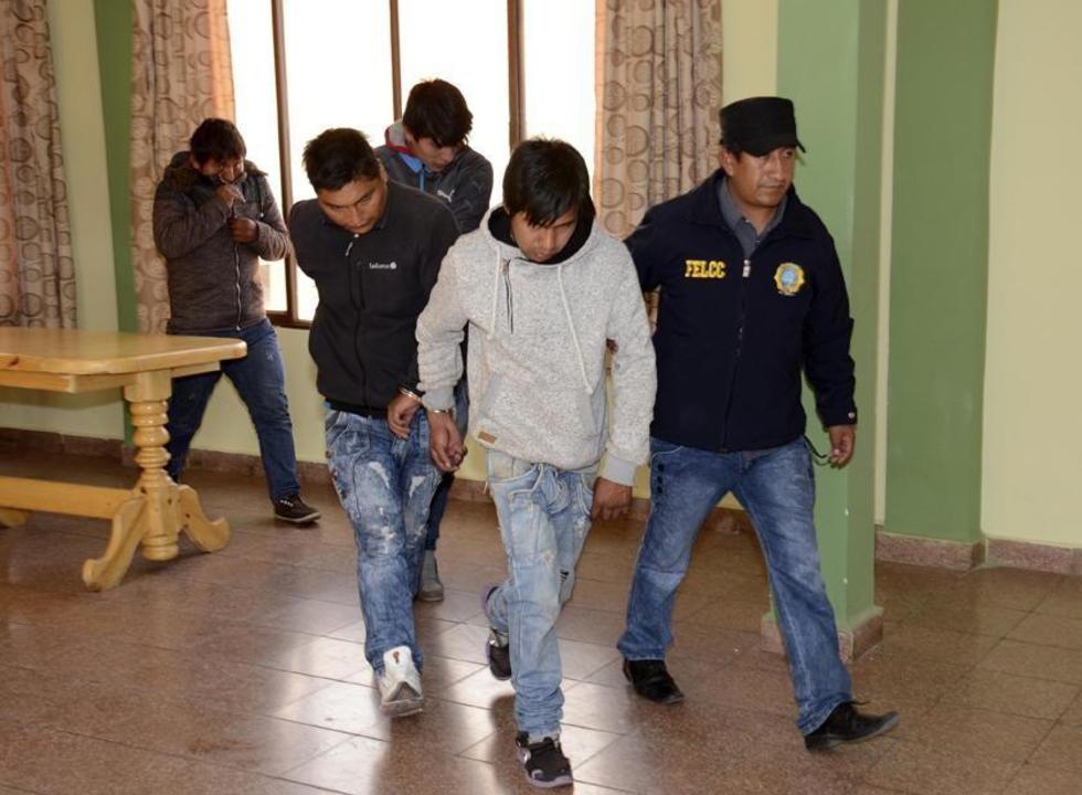 Desbaratan dos bandas de presuntos cogoteros en El Alto