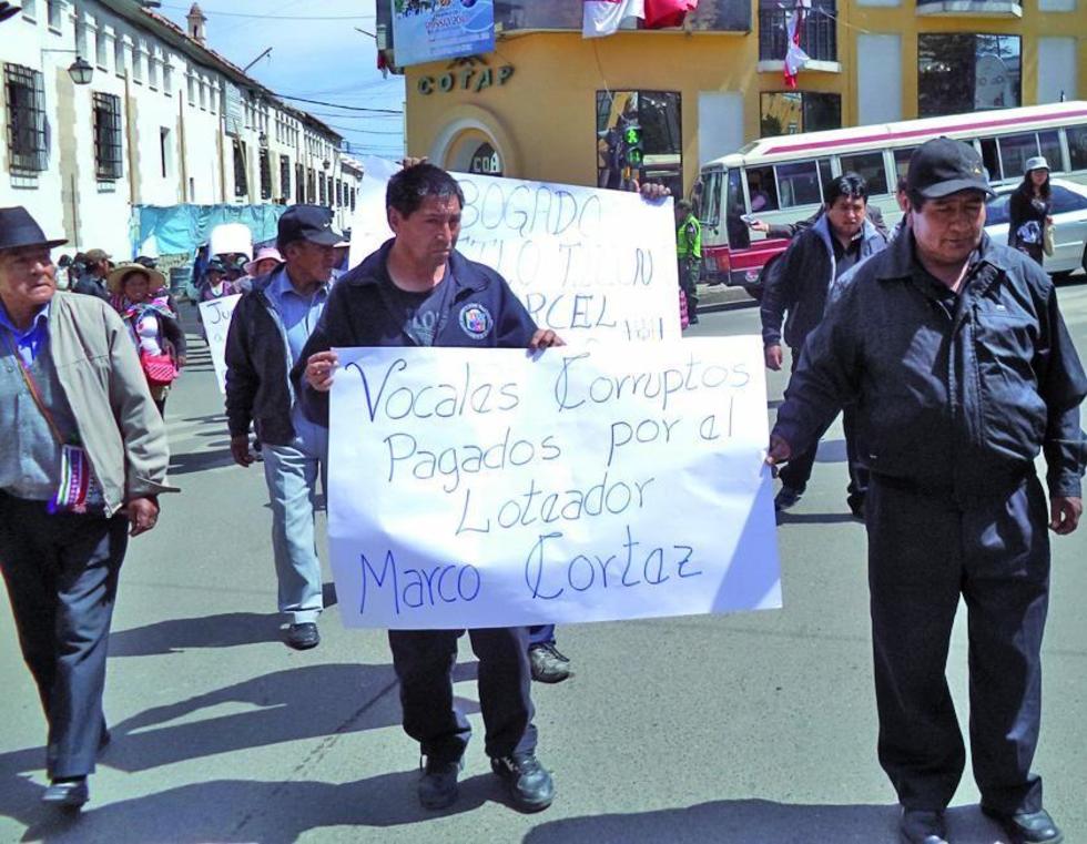 Varios comunarios marchan exigiendo justicia en Potosí