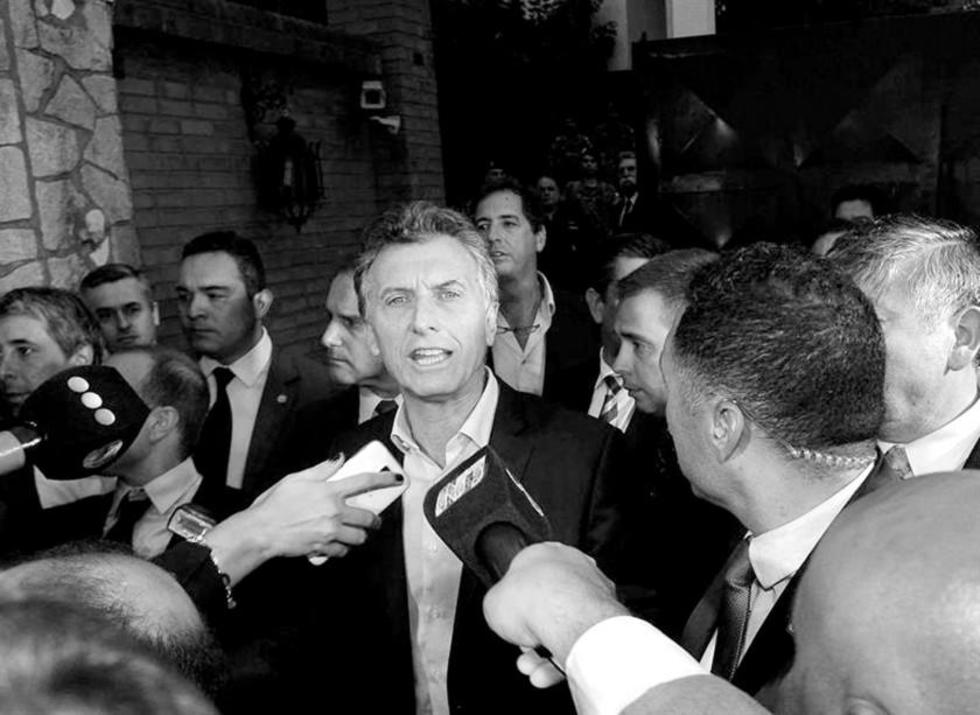 Comienza en Argentina su transición política