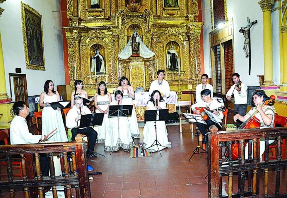 Artistas interpretan música antigua