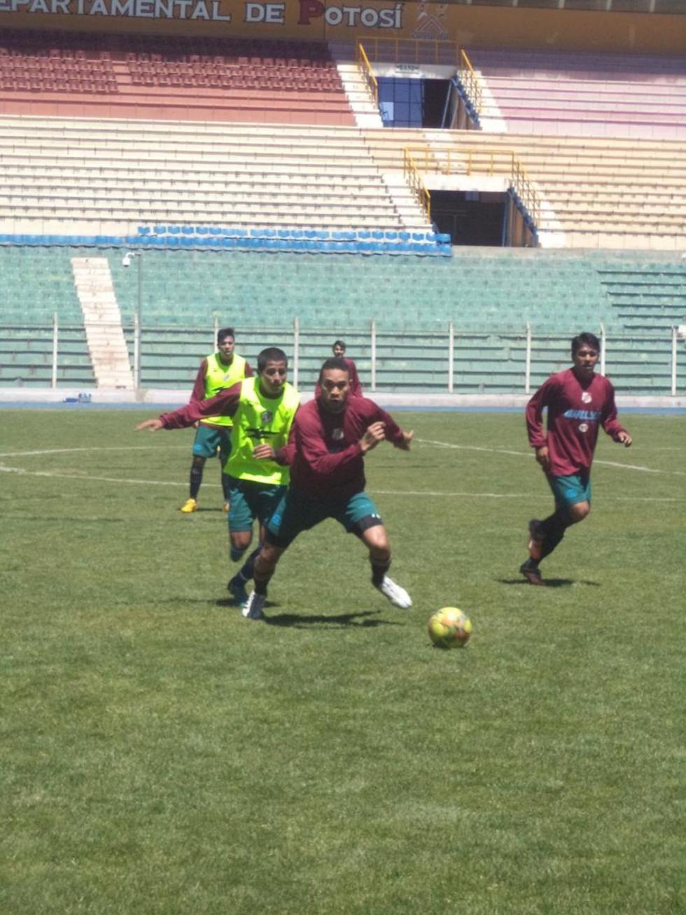 La banda roja busca sumar los tres puntos