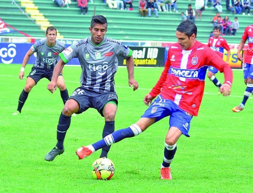 Universitario hace respetar su casa ante los refineros 