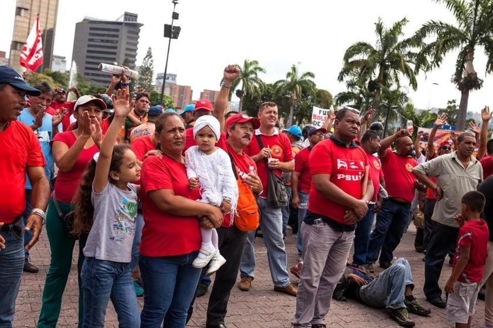 La oposición venezolana ve en legislativas el inicio del fin del chavismo 