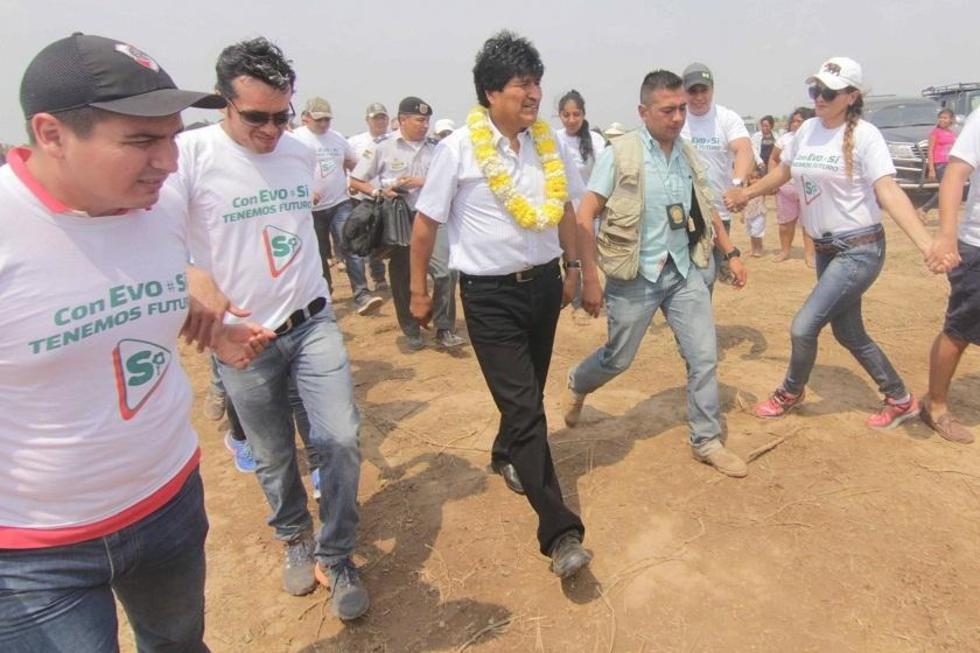 Evo anuncia la construcción de un autódromo en Santa Cruz