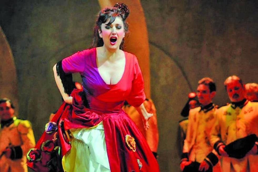 Montiel actúa con la ópera Carmen