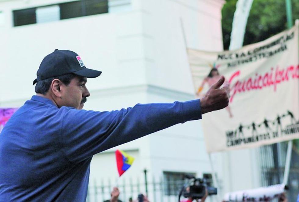 Inicia enfrentamiento por salida de Maduro