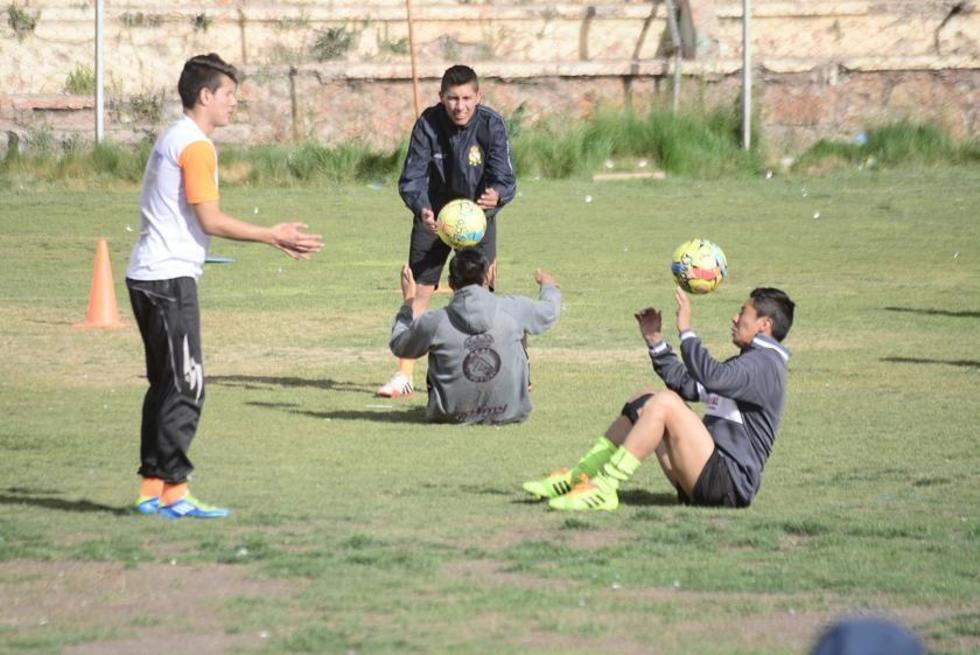 Real y Sport Boys adelantan su partido