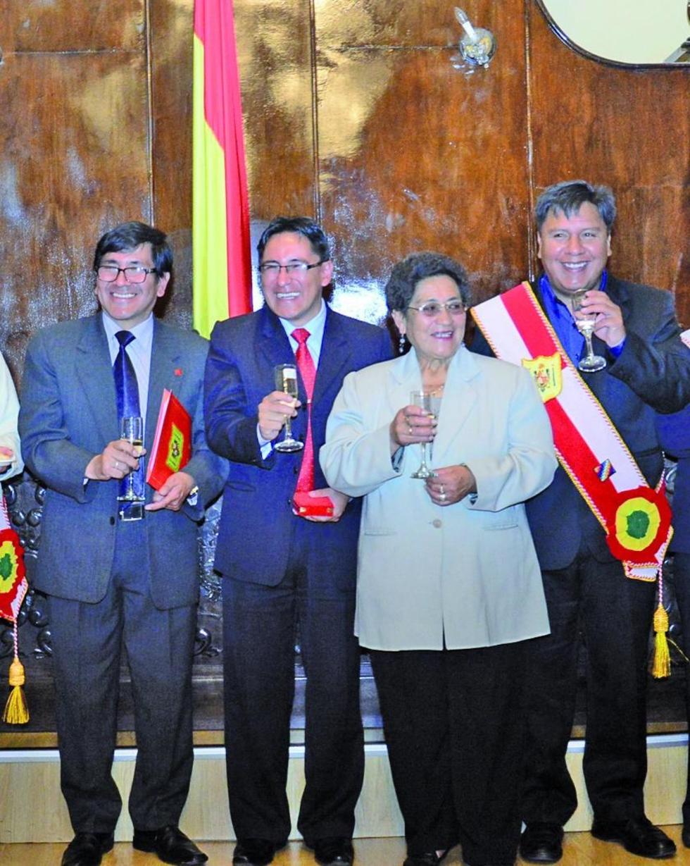Radio San Antonio recibe condecoración municipal