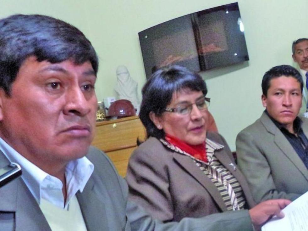 Gobernador inicia una querella a asambleísta