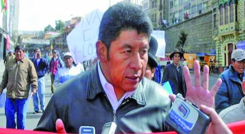 Montes: por temor, el MAS no usa sus colores en la campaña