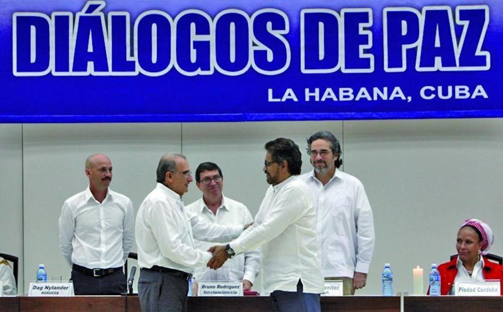 Gobierno y FARC firman acuerdo sobre víctimas