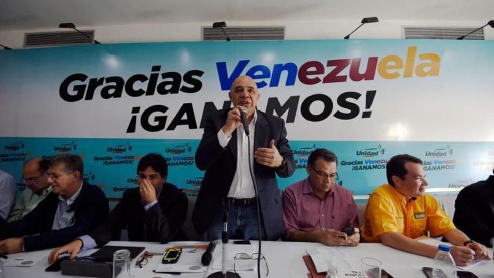 La Iglesia católica y la oposición piden diálogo al chavismo