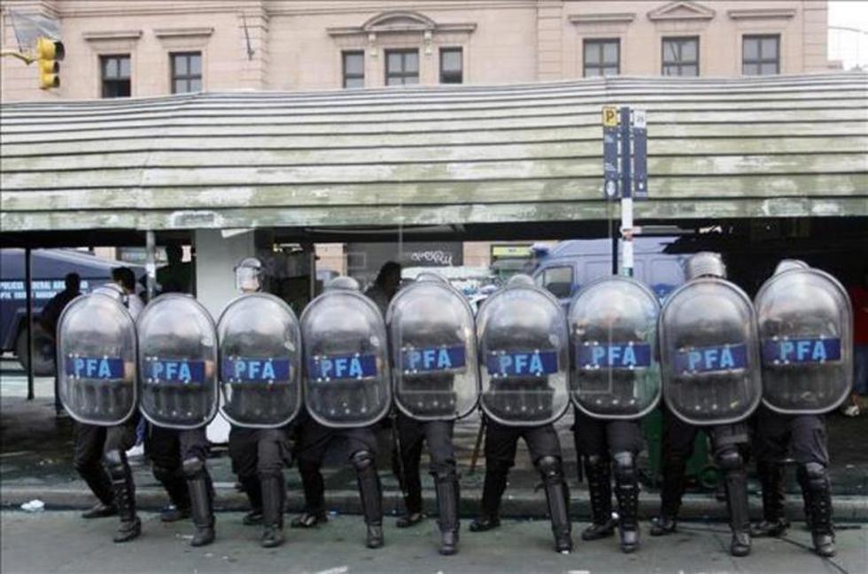 Confrontación en desalojo deja heridos en Argentina