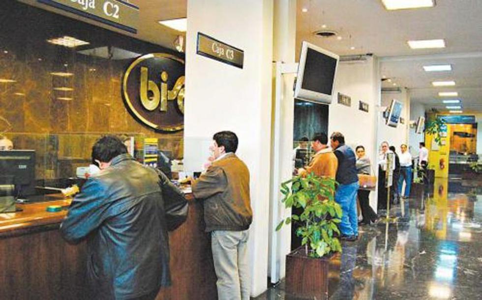 En la banca se atendió a miles de ciudadanos ayer