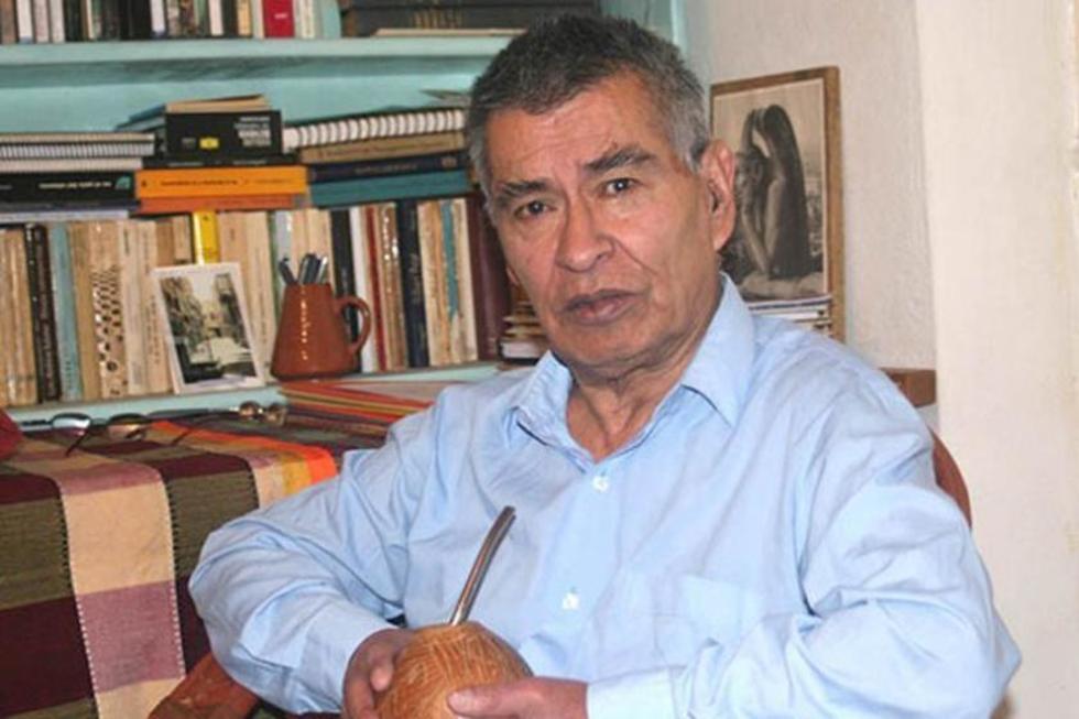 Sale un libro inédito de poemas de Urzagasti