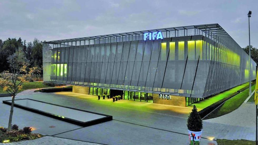 Suiza bloquea 80 millones de dólares a la FIFA