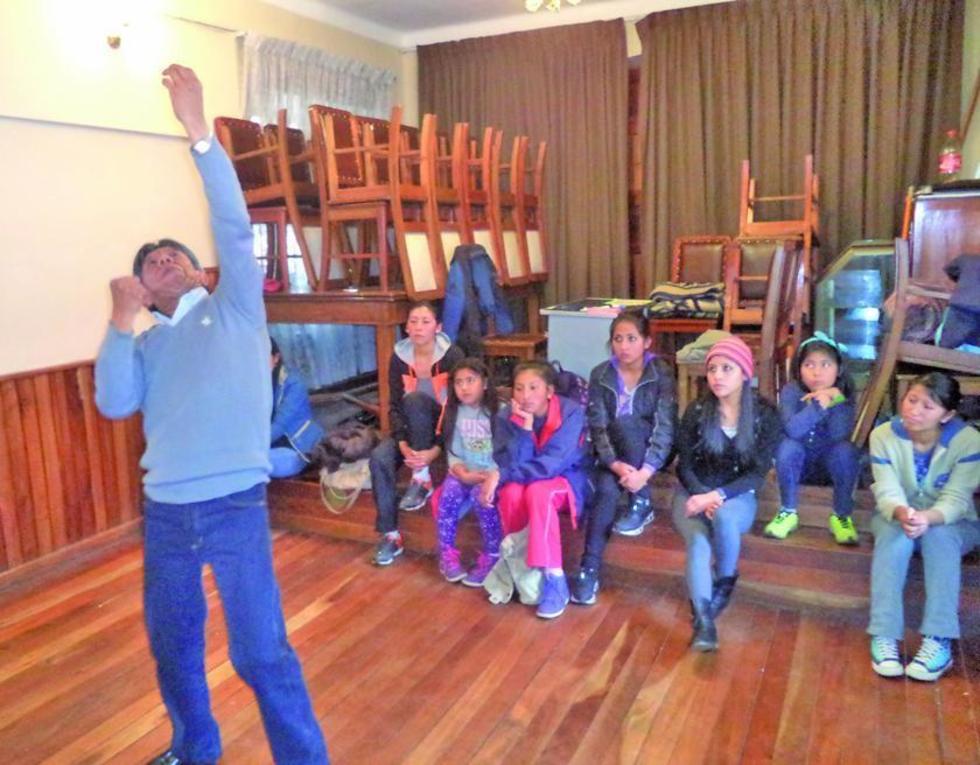 Hugo Pozo inicia curso de teatro