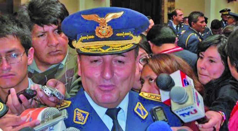 Convocarán al comandante de FF.AA. en calidad de "sindicado" 
