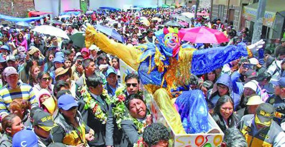 El pepino está vivo en Carnaval paceño