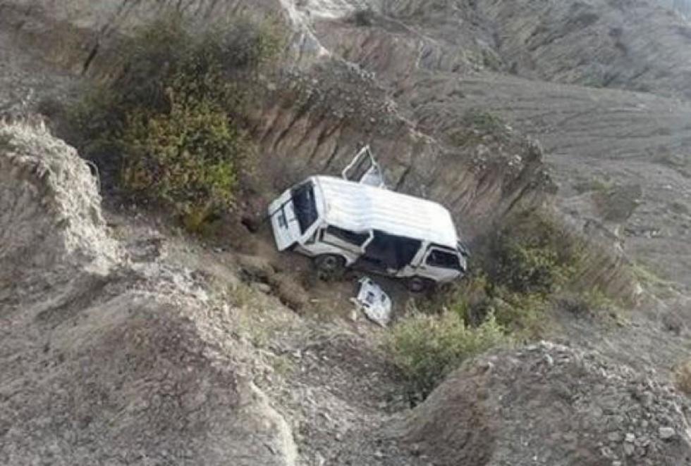 Embarrancamiento provoca la muerte de tres personas en Achocalla