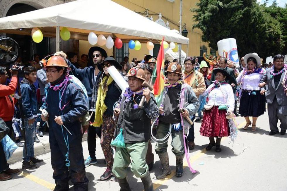 Secretaría de Minería invita a bailar y promocionar el carnaval potosino
