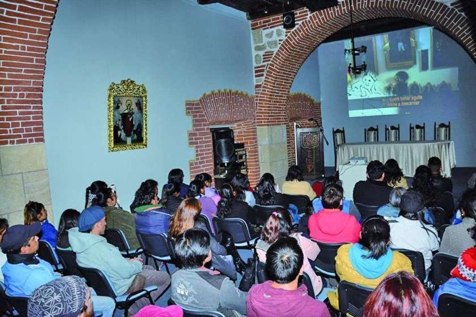 Proyectan video de Mujeres Creando pese al cierre del teatro M. Omiste